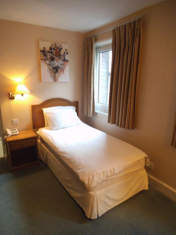 Southampton Park Hotel Room photo